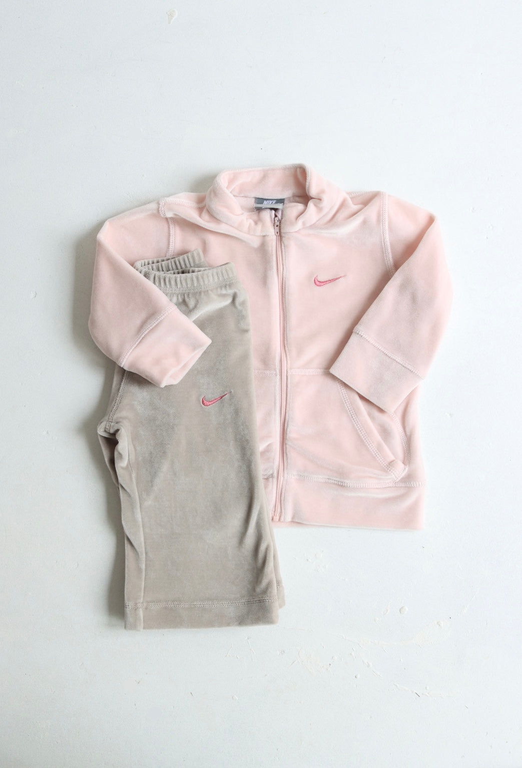 Y2k Nike velvet tracksuit - size 18-24 months