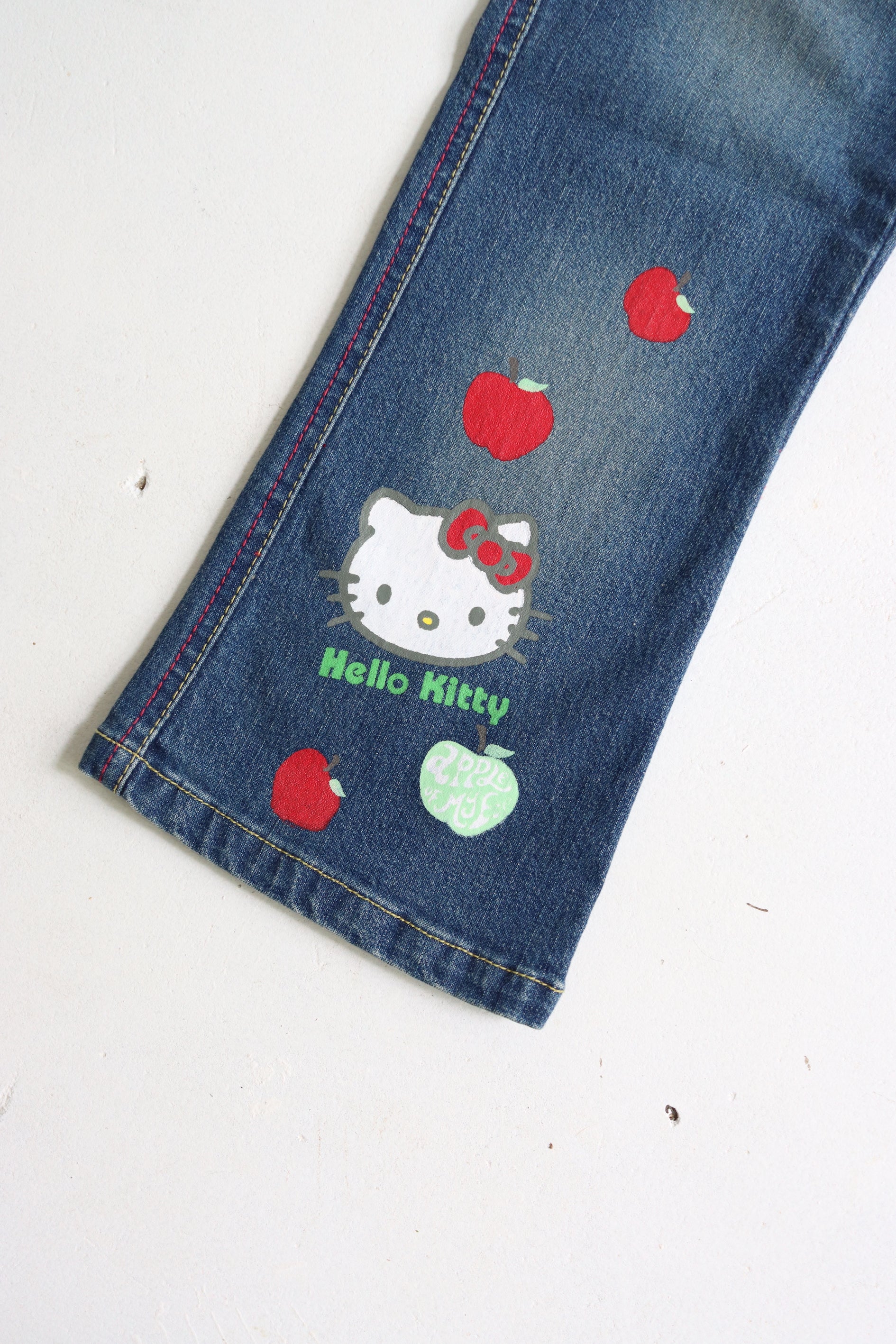 Y2k Hello Kitty jeans - size 4 yrs