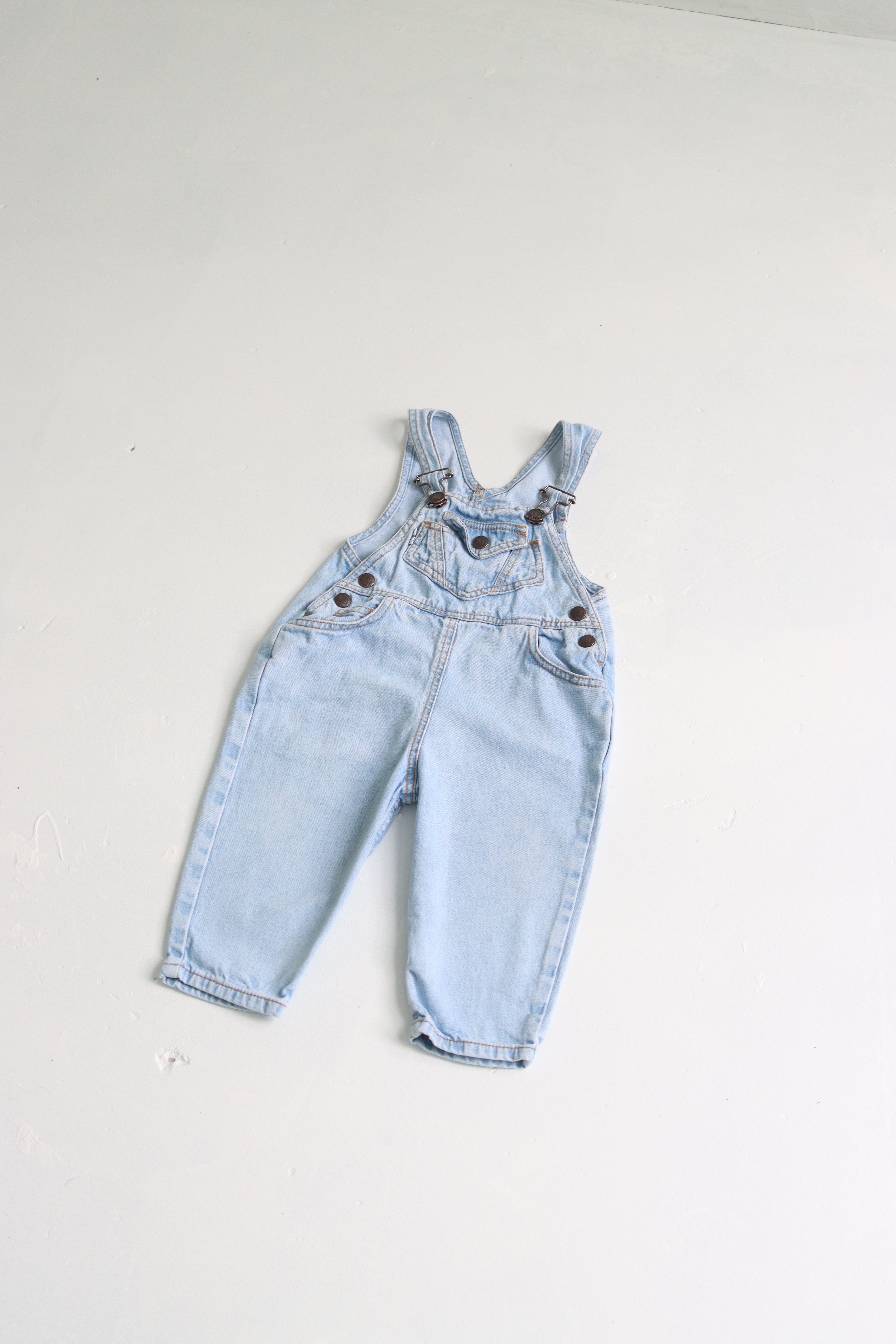 Vintage Levi's lightwash overalls - size 9-18 months