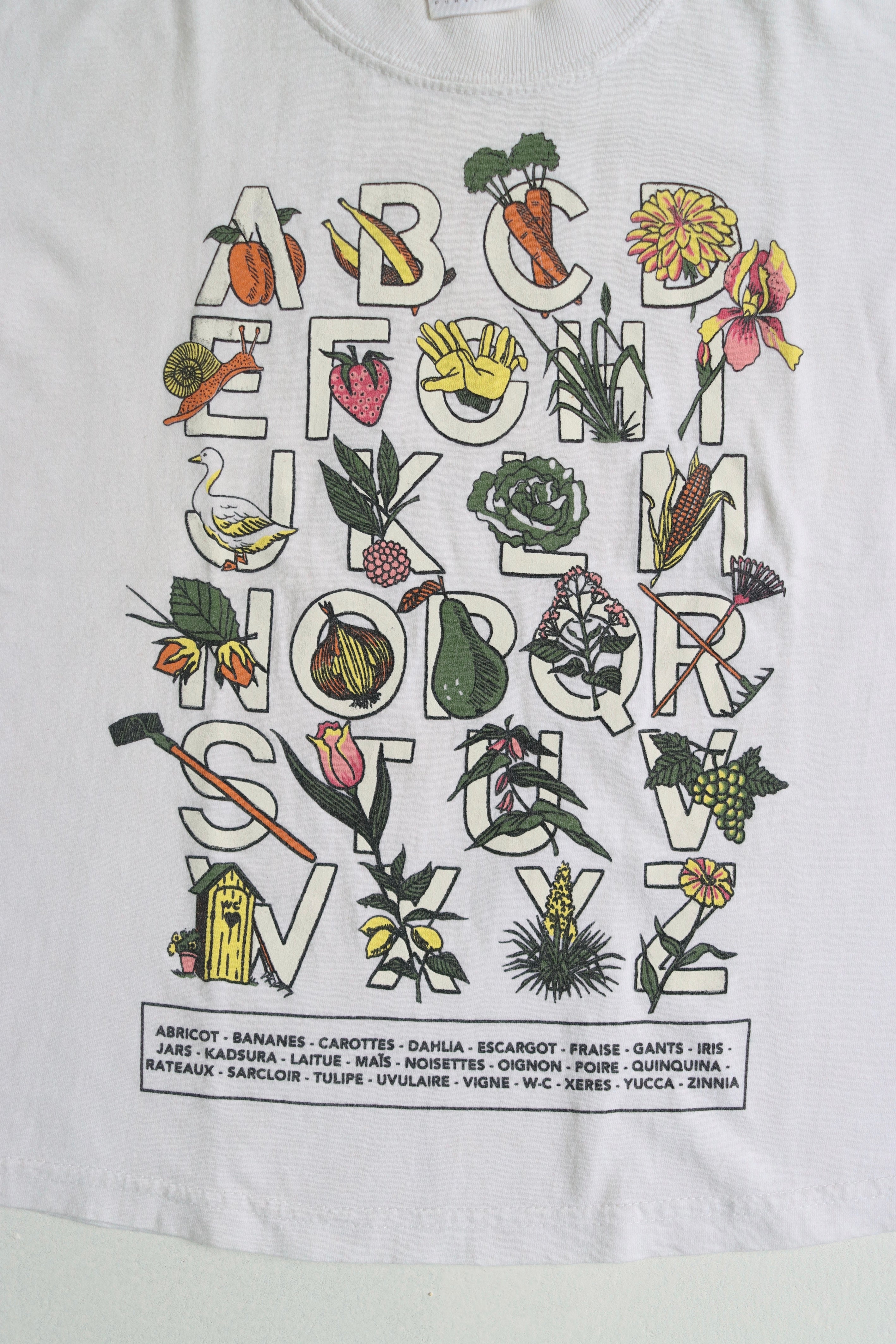 Vintage 90's French garden alphabet t-shirt - size 5/6 years