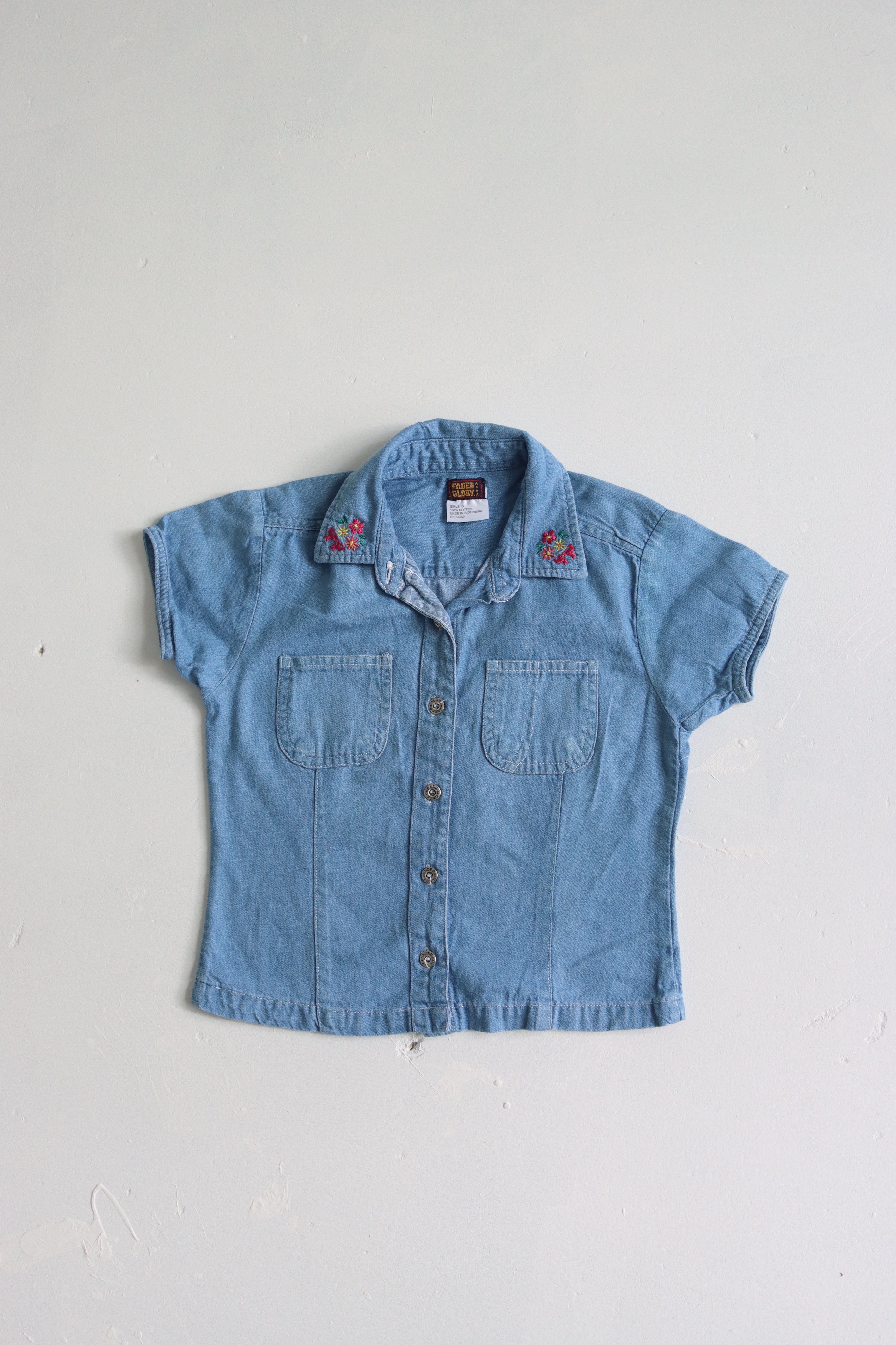 Vintage 90's Faded Glory denim short sleeve blouse with floral embroidery - size 6 years