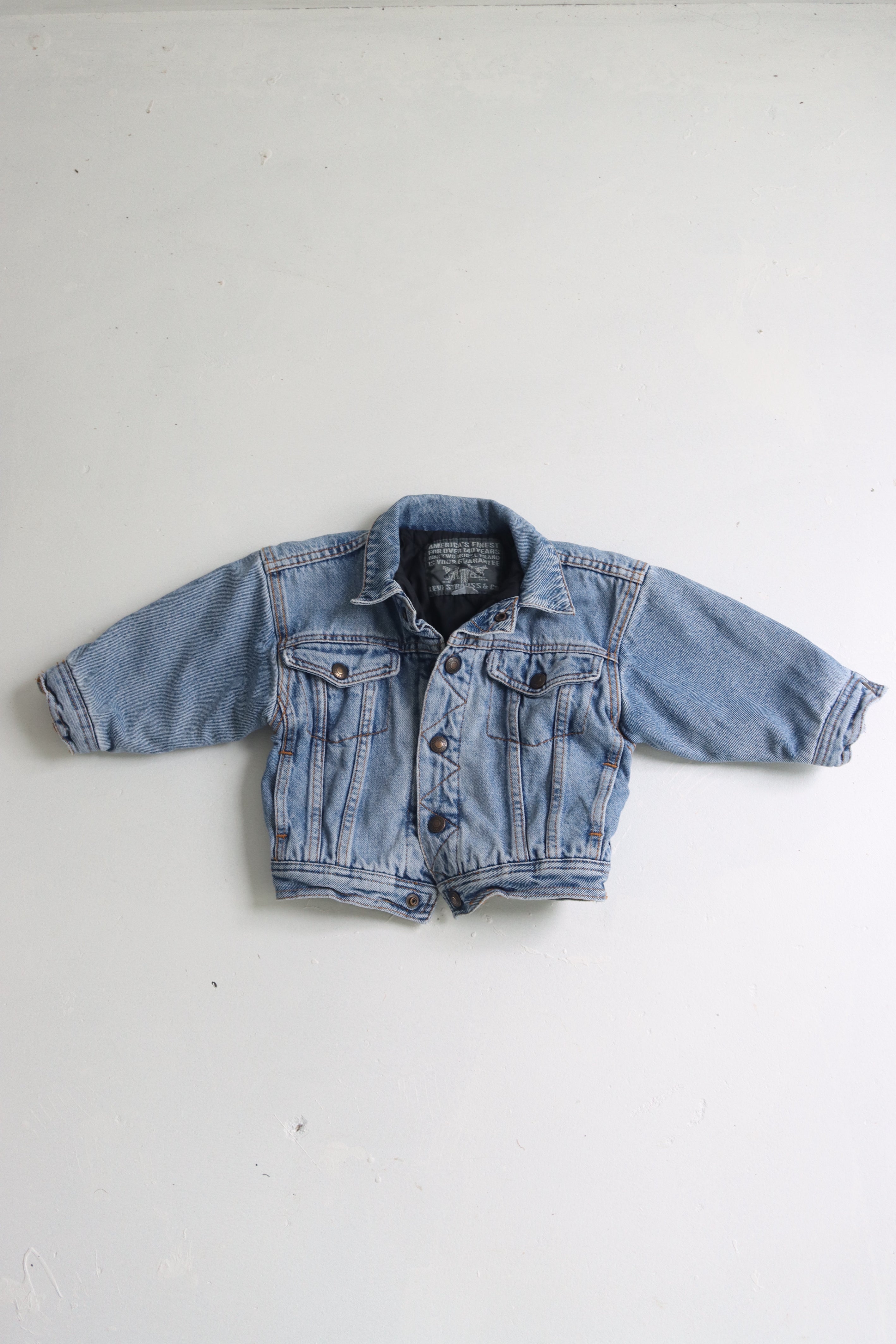 Vintage Levi's trucker jacket with padded dark lining - Size 12 months