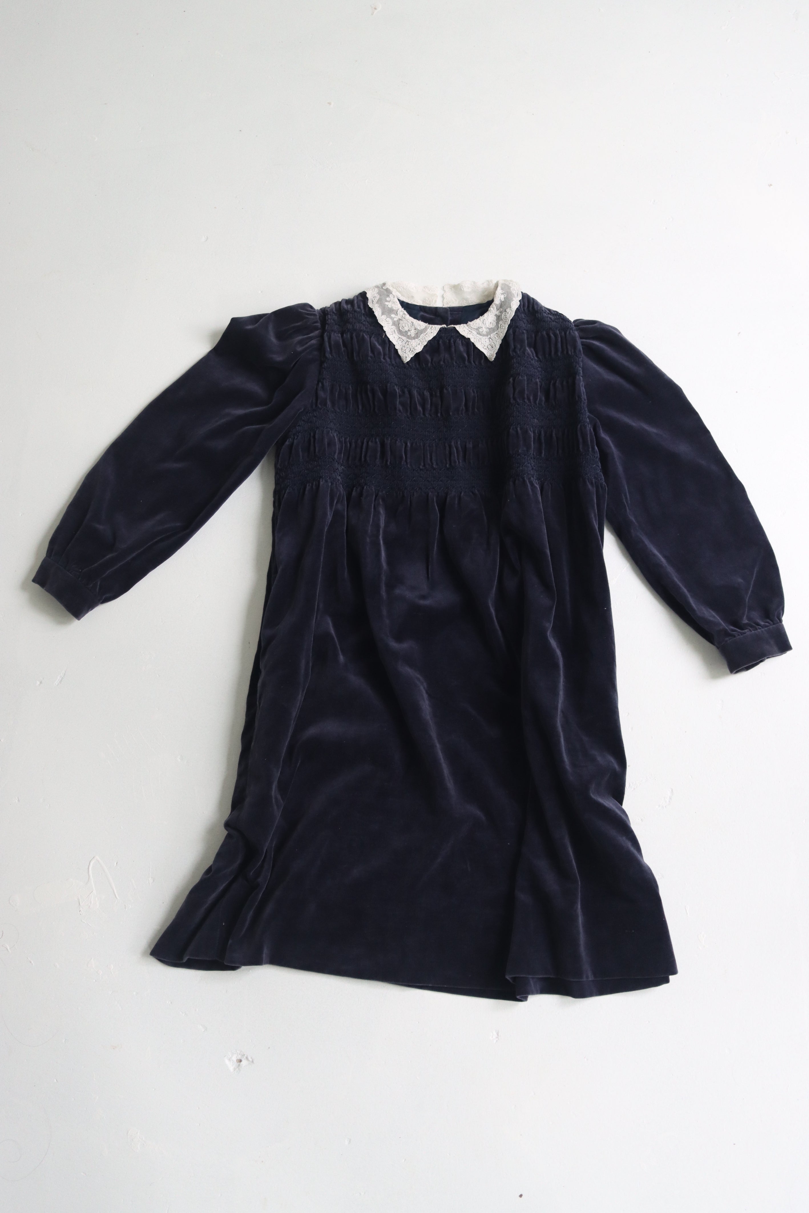 Vintage Laura Ashley dark blue velvet dress - Size 7 years - made in Great Britain