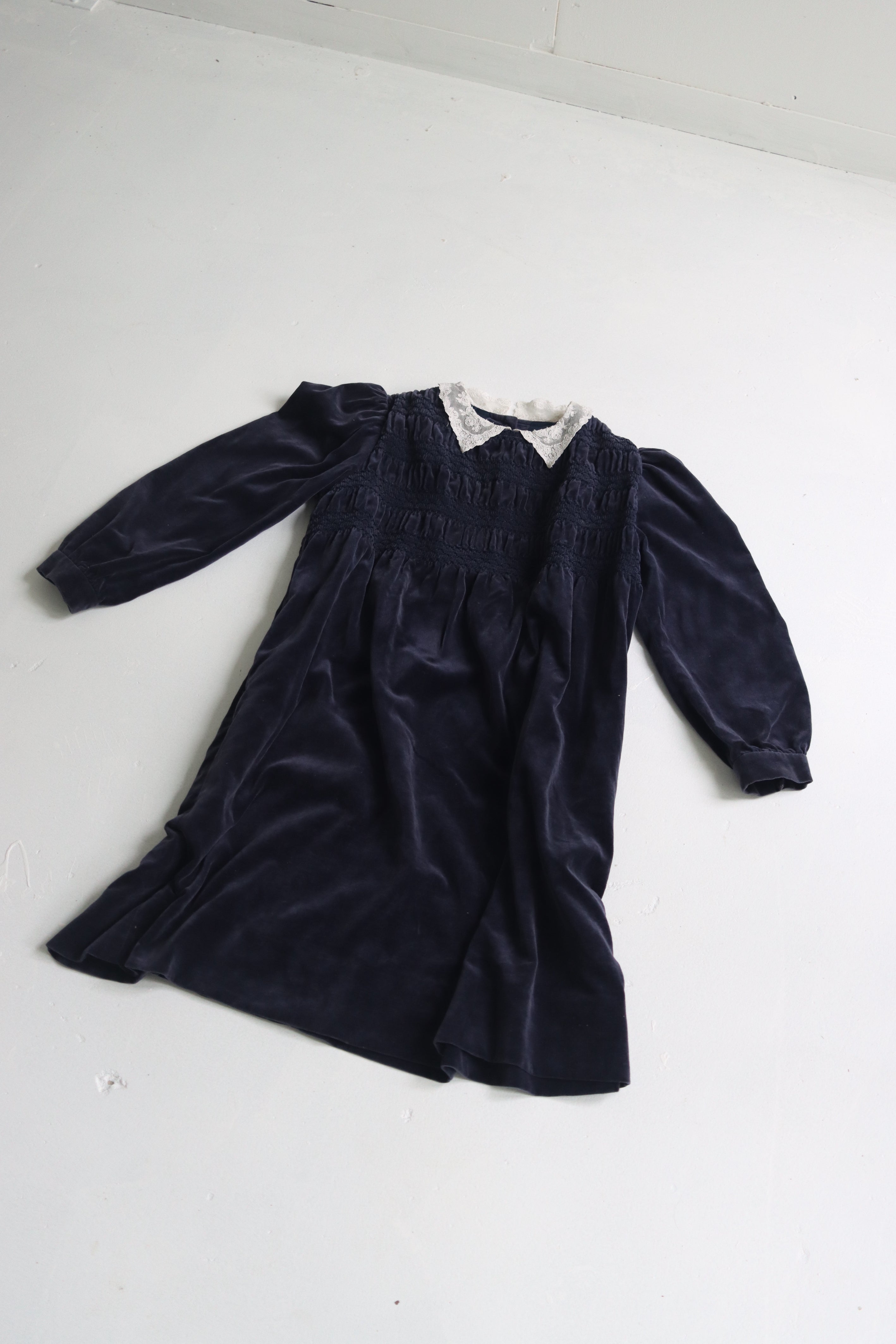 Vintage Laura Ashley dark blue velvet dress - Size 7 years - made in Great Britain