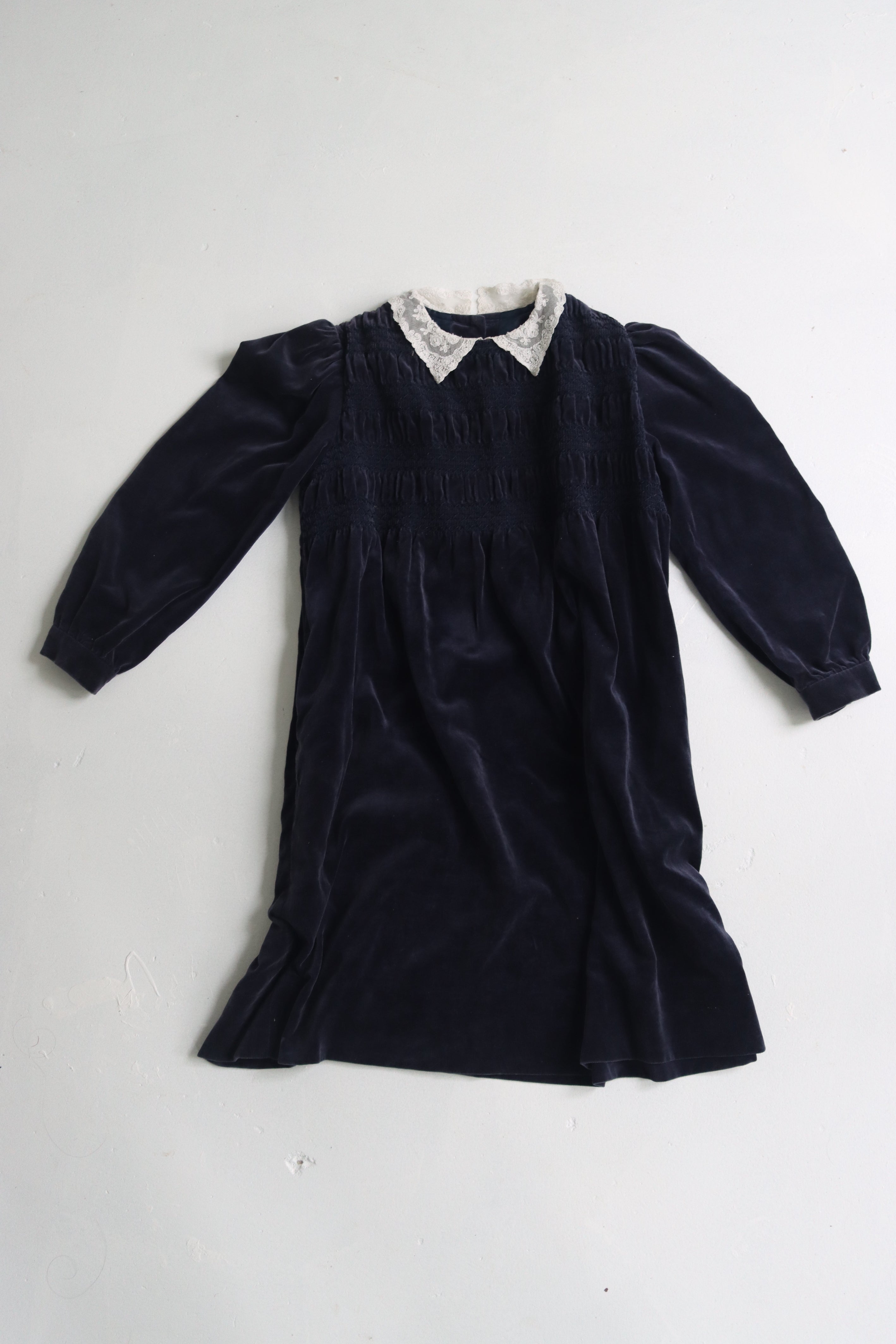 Vintage Laura Ashley dark blue velvet dress - Size 7 years - made in Great Britain