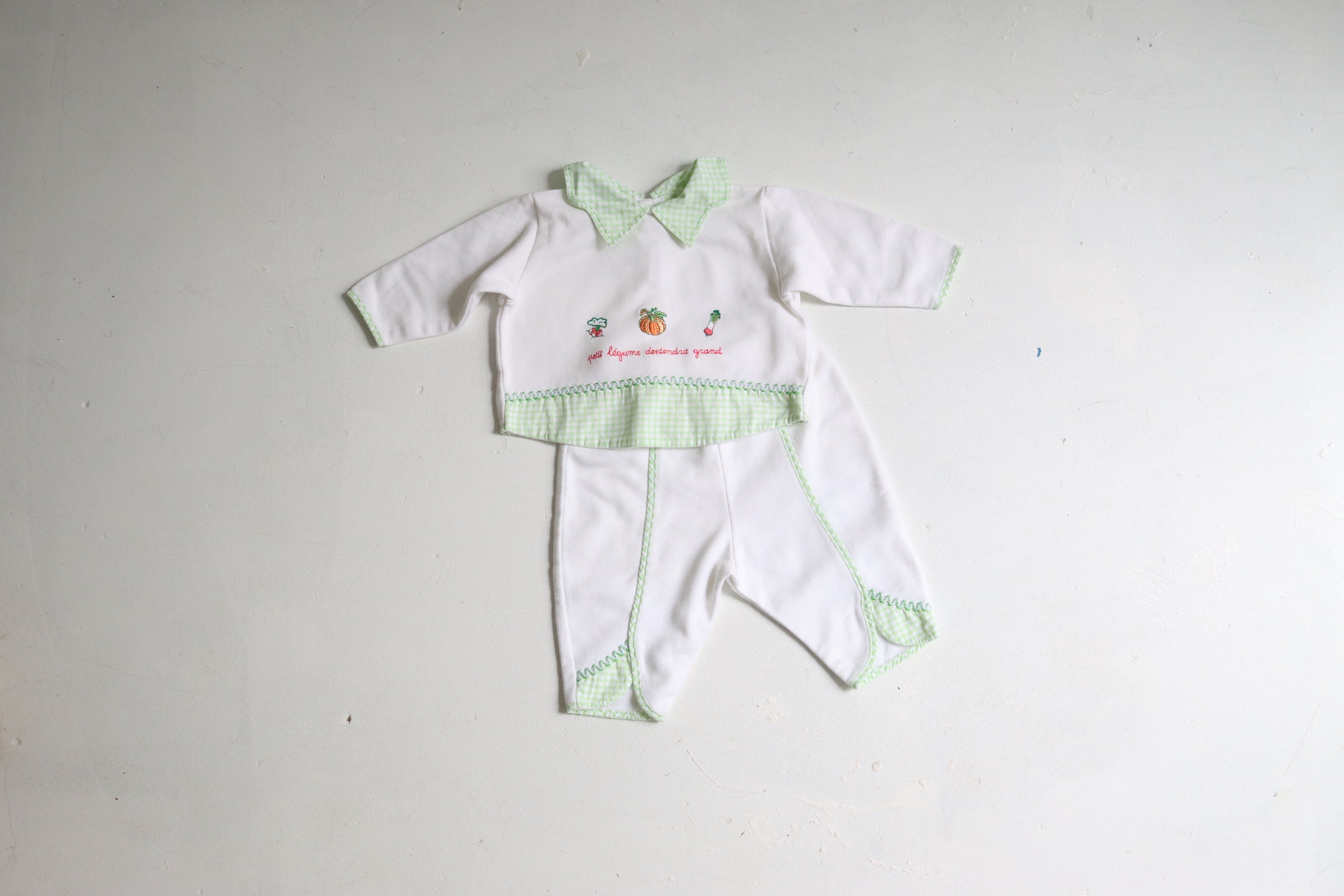 Vintage baby set with Fall detail embroidery - size 6 months
