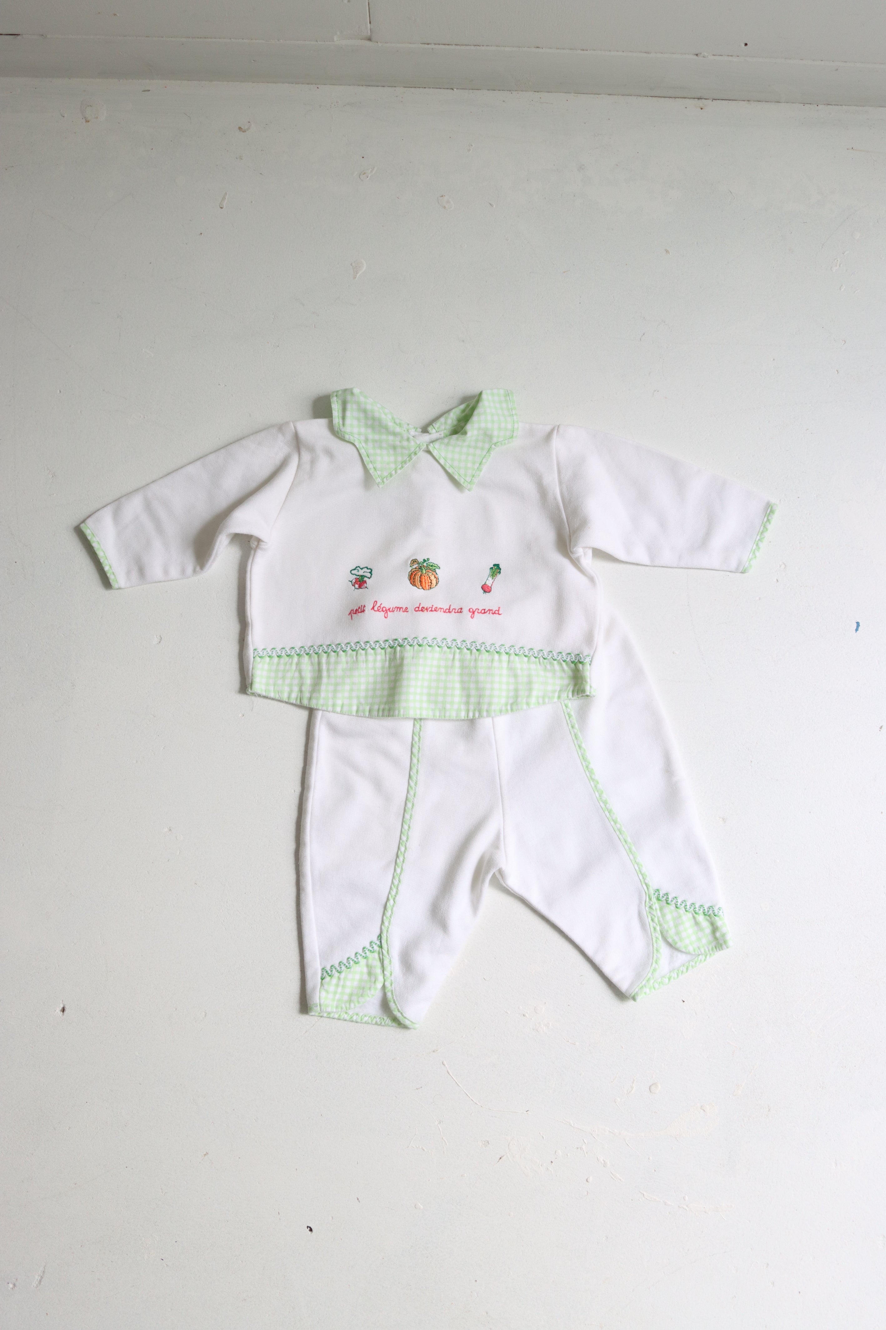 Vintage baby set with Fall detail embroidery - size 6 months