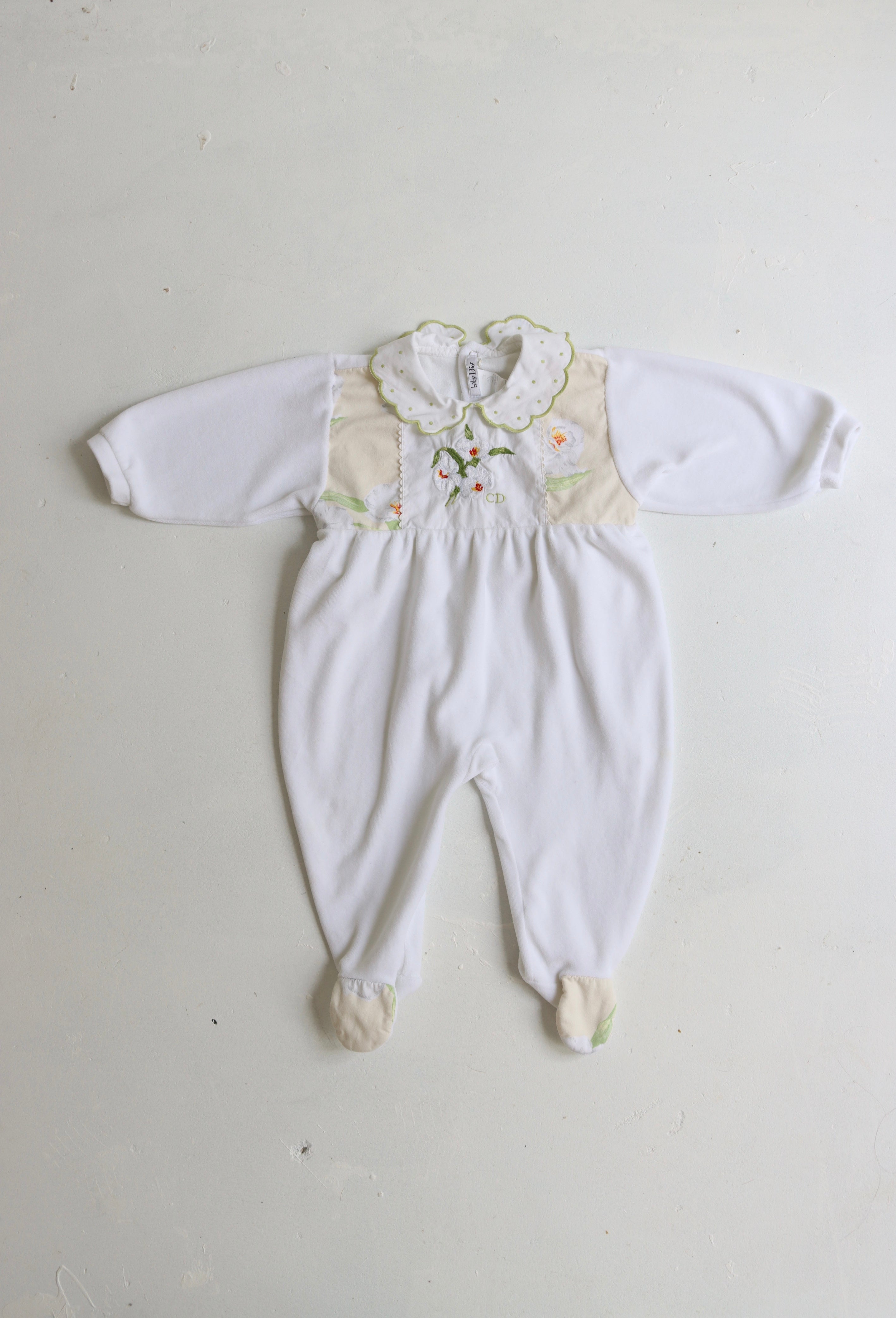 Vintage baby Dior one piece with floral detail - Size 12 months