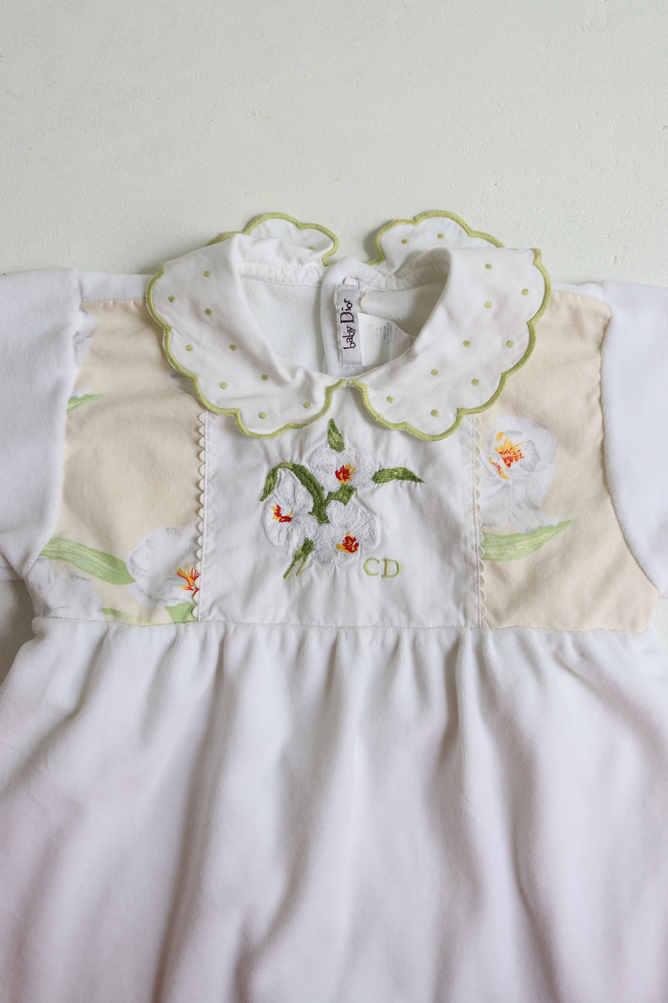 Vintage baby Dior one piece with floral detail - Size 12 months
