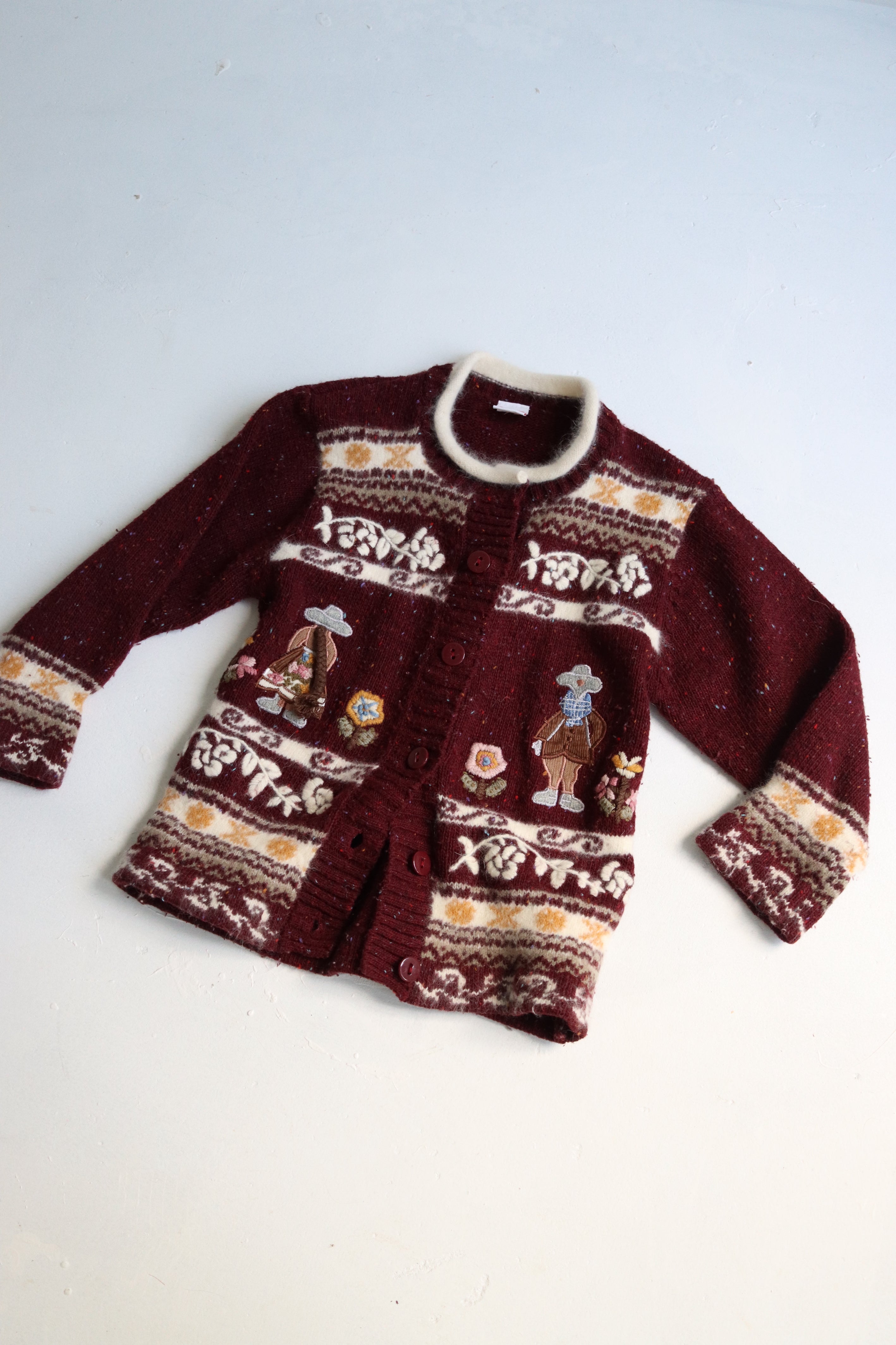 Vintage French embroidered winter sweater - Size 6-8 years